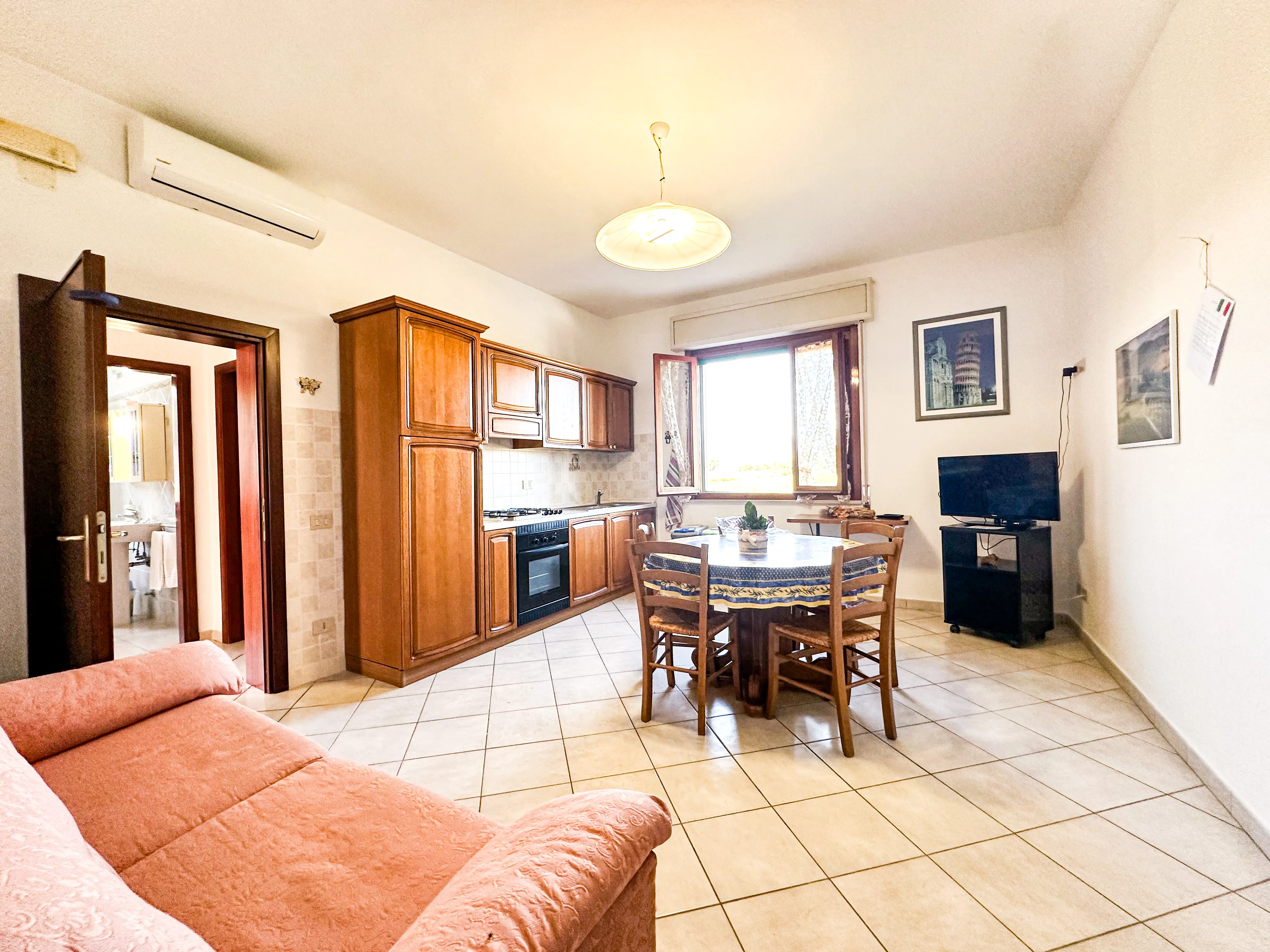 Photo by Martin Sanchez